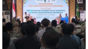 Gus Ipul Ajak Ratusan Operator Data Desa dan Kepala Desa Perkuat Pemutakhiran DTSEN untuk Data Sosial-Ekonomi Lebih Akurat