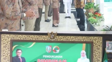 Yuliati Nugrahani Resmi Nahkodai Dekopinda Jombang, Ini Pesan Bupati Warsubi
